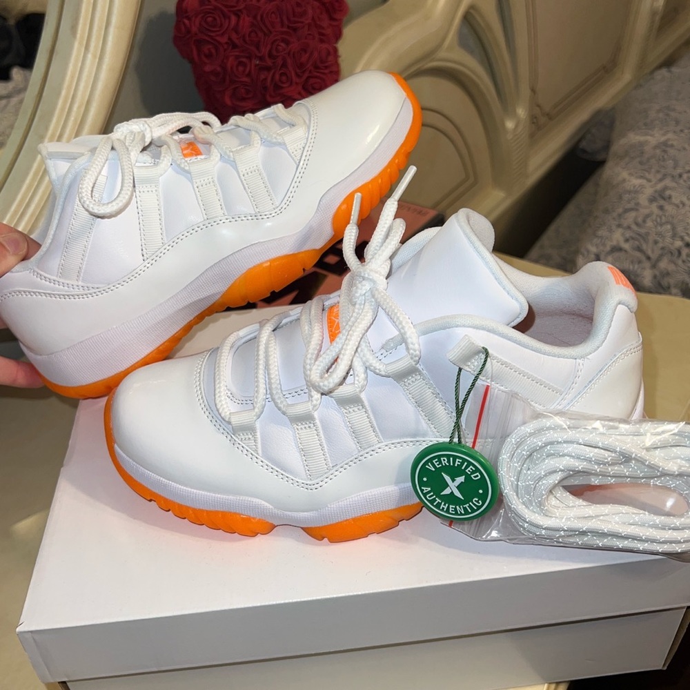 Air jordan 11 low